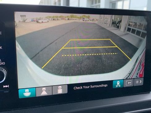 Used 2023 Honda Pilot Touring image 17