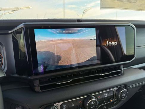 New 2026 Jeep Gladiator Sport image 31