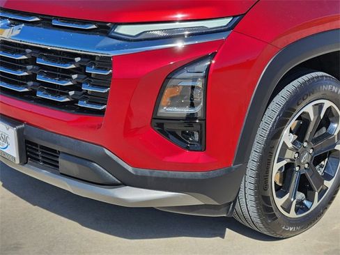 Used 2025 Chevrolet Equinox LT w/ Safety and Technology Package image 9