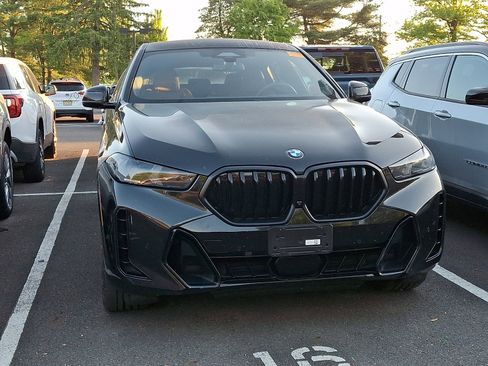 Used 2024 BMW X6 xDrive40i w/ Premium Package AWD/4WD image 2