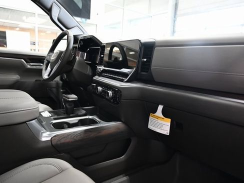 New 2026 GMC Sierra 1500 SLT w/ SLT Premium Package image 16