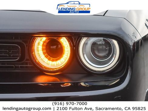 Used 2018 Dodge Challenger SXT w/ Blacktop Package image 7
