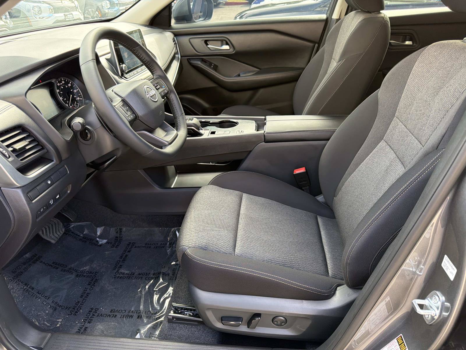 Used 2026 Nissan Rogue SV FWD image 15
