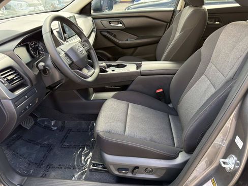 Used 2026 Nissan Rogue SV FWD image 15