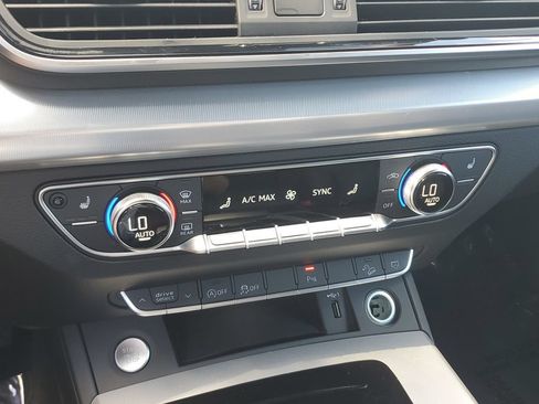 Certified 2025 Audi Q5 2.0T Premium AWD/4WD image 28
