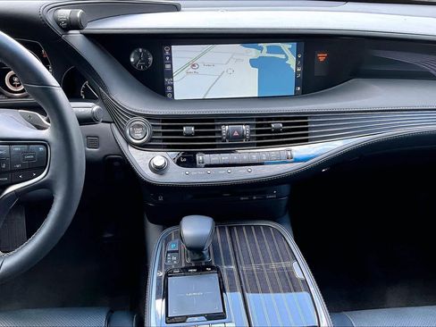 Used 2020 Lexus LS 500 w/ Accessory Package (Z2) RWD image 7