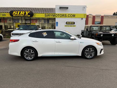 Used 2020 Kia Optima EX w/ Technology Package image 2