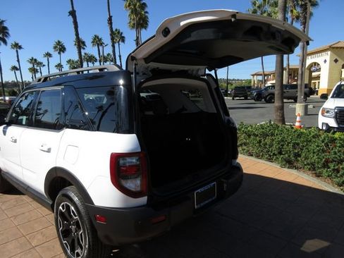 Certified 2025 Ford Bronco Sport Outer Banks image 26