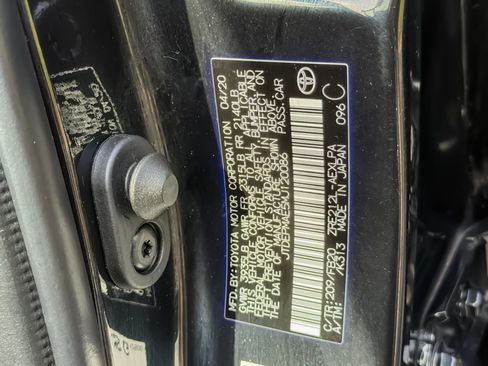 Used 2021 Toyota Corolla LE FWD image 26