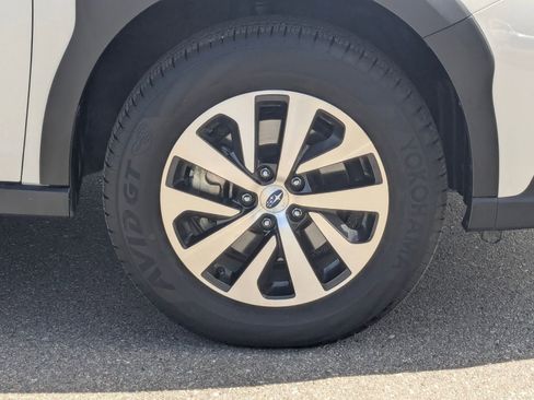 Used 2025 Subaru Outback Premium image 12