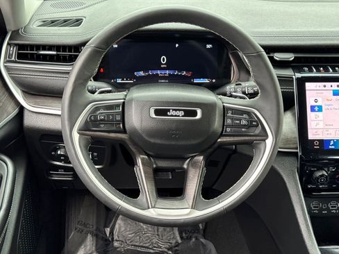 Used 2023 Jeep Grand Cherokee L Limited w/ Black Appearance Package image 16