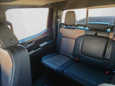 Used 2023 Chevrolet Silverado 1500 High Country w/ High Country Premium Package AWD/4WD image 6