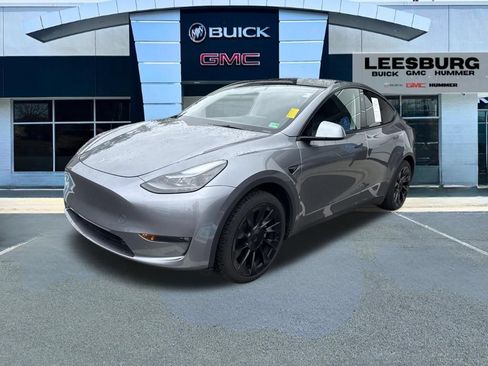 Used 2024 Tesla Model Y Long Range AWD/4WD image 3