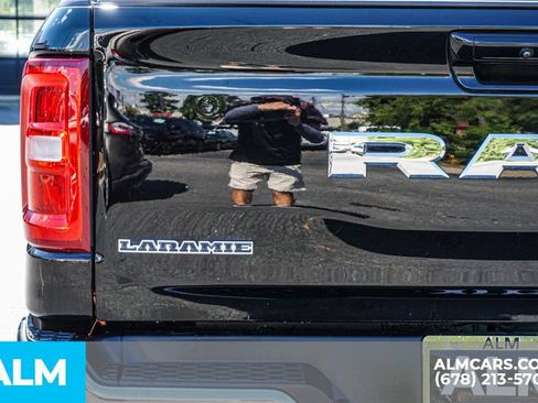 Used 2025 RAM 1500 Laramie AWD/4WD image 13