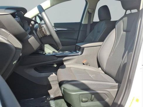 Used 2023 Buick Envision Essence FWD image 17