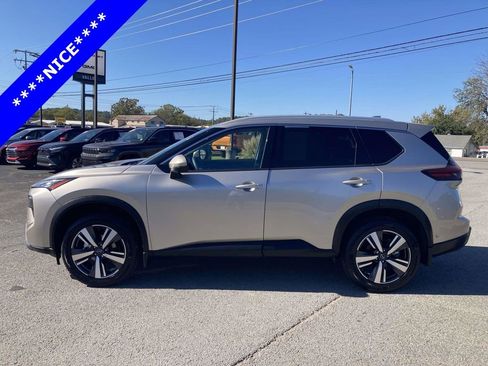 Used 2024 Nissan Rogue SL FWD image 7