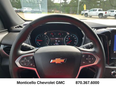 Used 2023 Chevrolet Traverse LT w/ LT Premium Package AWD/4WD image 12