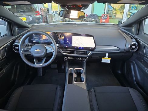 New 2026 Chevrolet Equinox EV LT image 21