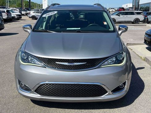 Used 2020 Chrysler Pacifica Limited FWD image 37