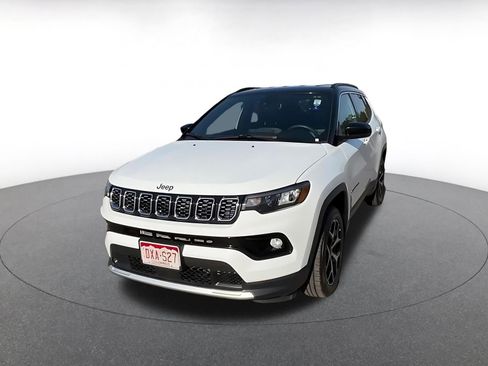 Used 2025 Jeep Compass Limited AWD/4WD image 7