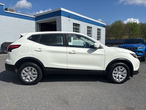 Used 2019 Nissan Rogue Sport S image 7