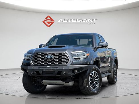 Used 2022 Toyota Tacoma TRD Sport w/ TRD Premium Sport Package AWD/4WD image 1