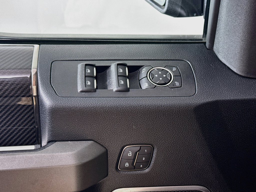 Used 2019 Ford F150 Raptor w/ Equipment Group 802A Luxury AWD/4WD image 19