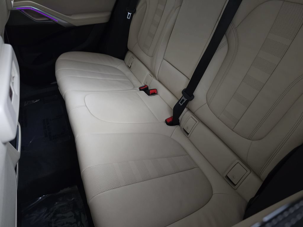 Used 2022 BMW X6 xDrive40i AWD/4WD image 17