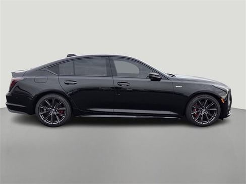 New 2026 Cadillac CT5 V image 7