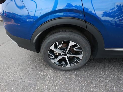 Used 2025 Kia Sportage EX AWD/4WD image 5