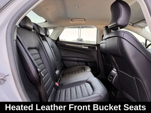 Used 2018 Ford Fusion SE w/ Equipment Group 602A FWD image 18