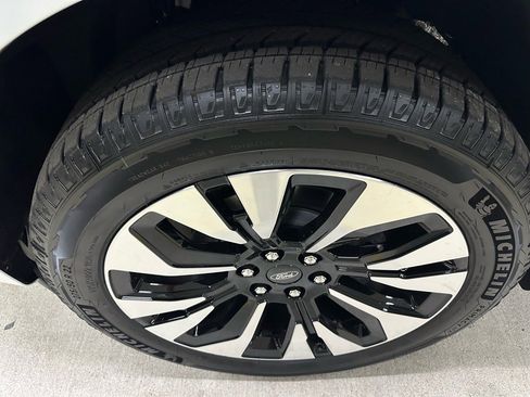 New 2025 Ford Expedition Max Platinum w/ Platinum Ultimate Package image 5