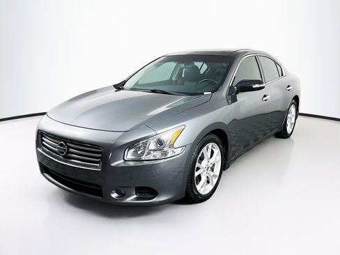 Used 2014 Nissan Maxima 3.5 SV w/ Premium Package FWD image 3