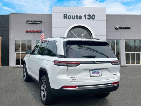 Used 2023 Jeep Grand Cherokee Limited w/ Luxury Tech Group II AWD/4WD image 3