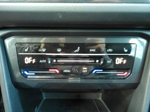 Used 2024 Volkswagen Tiguan SE R-Line image 43