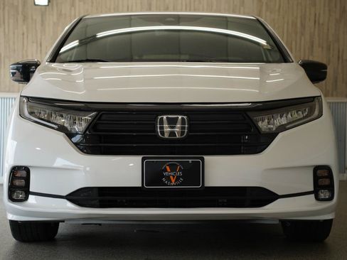 Used 2023 Honda Odyssey Sport image 3