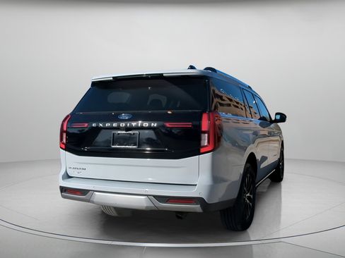 Certified 2025 Ford Expedition Platinum image 25