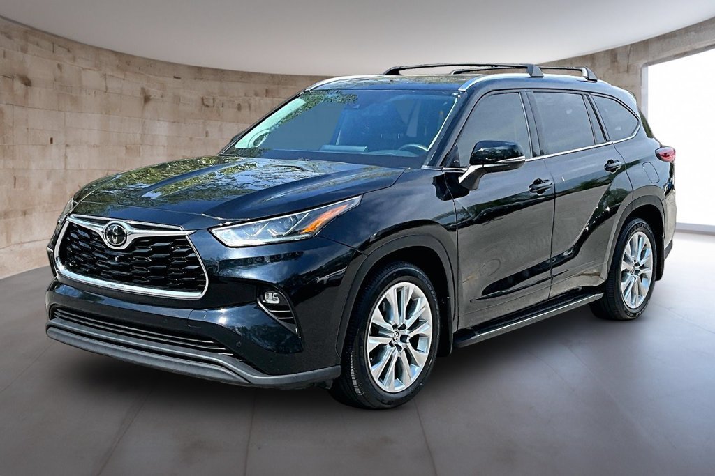 Used 2021 Toyota Highlander Limited w/ Protection Package #3 (TMS) AWD/4WD image 13