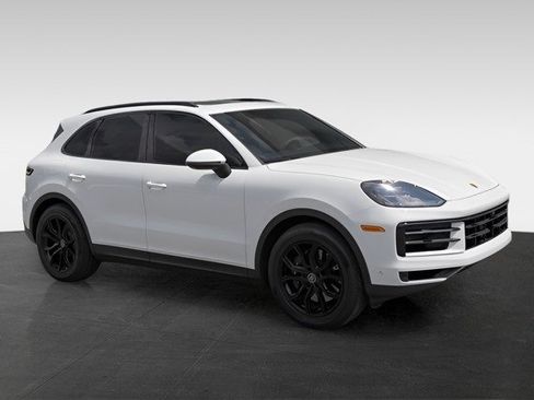 Used 2024 Porsche Cayenne image 12