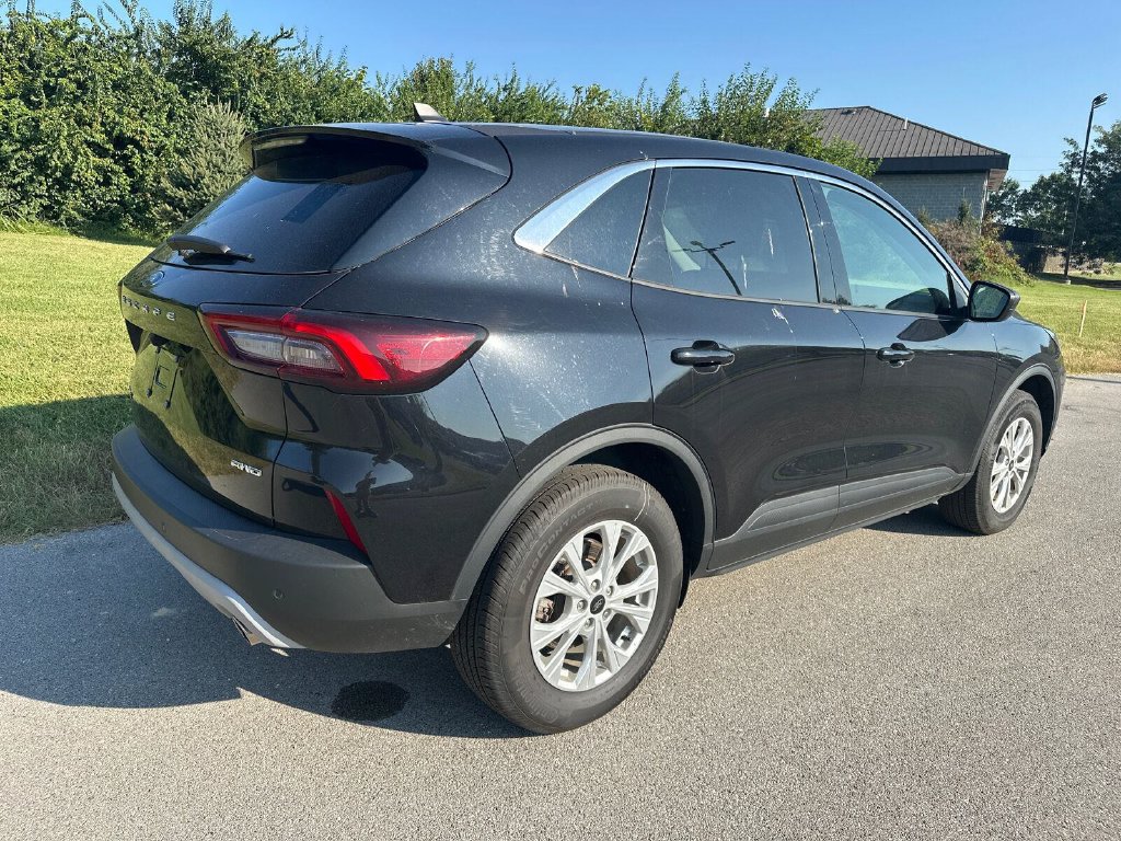 Used 2024 Ford Escape Active w/ Tech Pack #1 AWD/4WD image 12