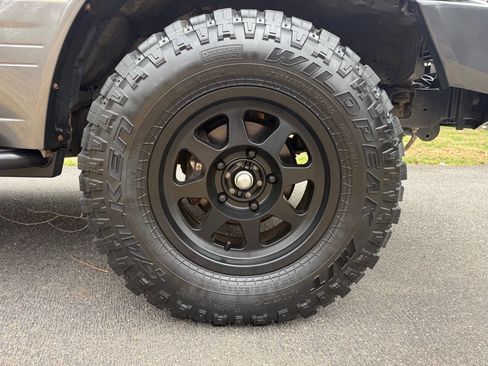 Used 2002 Lexus LX 470 4WD image 16