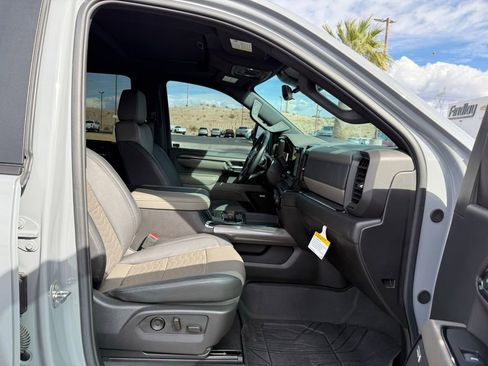 Certified 2024 Chevrolet Silverado 2500 ZR2 w/ Technology Package image 16