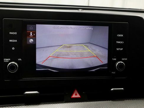 Used 2023 Kia Sportage LX AWD/4WD image 2