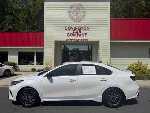 Used 2023 Kia Forte GT-Line w/ GT-Line Premium Package FWD image 4