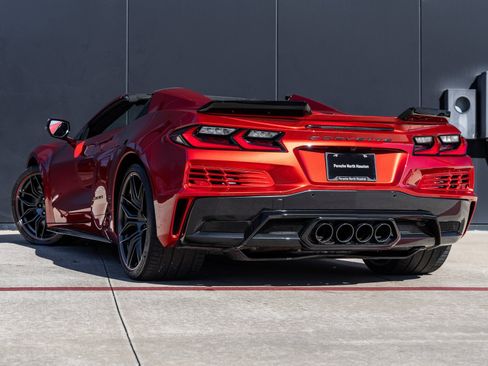 Used 2025 Chevrolet Corvette Z06 image 6