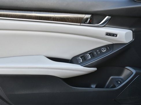 Used 2019 Honda Accord EX-L image 21