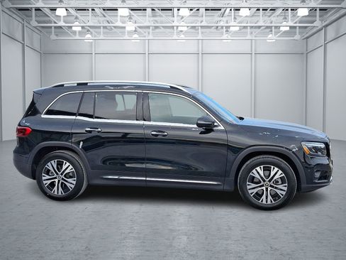 Certified 2024 Mercedes-Benz GLB 250 4MATIC image 7