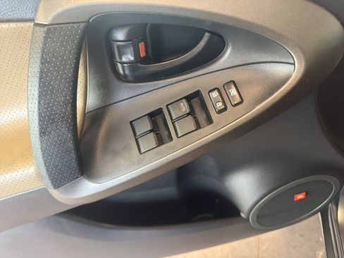 Used 2011 Toyota RAV4 Limited image 9