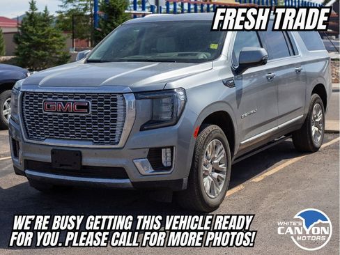 Used 2023 GMC Yukon XL Denali AWD/4WD image 2