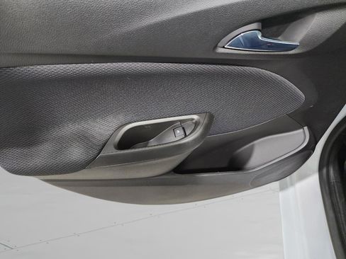 Used 2017 Chevrolet Cruze LT image 21